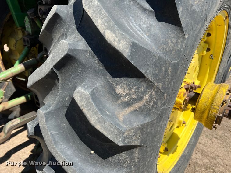 image for item IG9402 1976 John Deere 4430  tractor