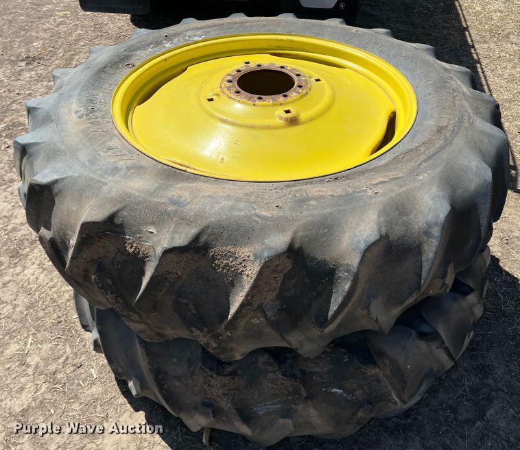 image for item IG9402 1976 John Deere 4430  tractor