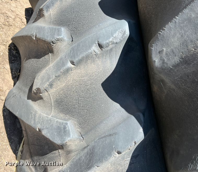 image for item IG9402 1976 John Deere 4430  tractor