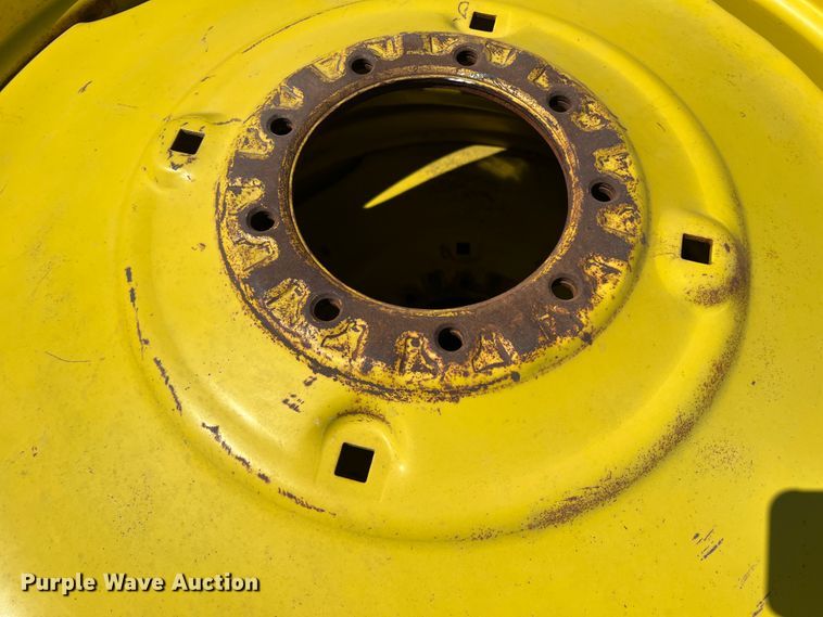 image for item IG9402 1976 John Deere 4430  tractor