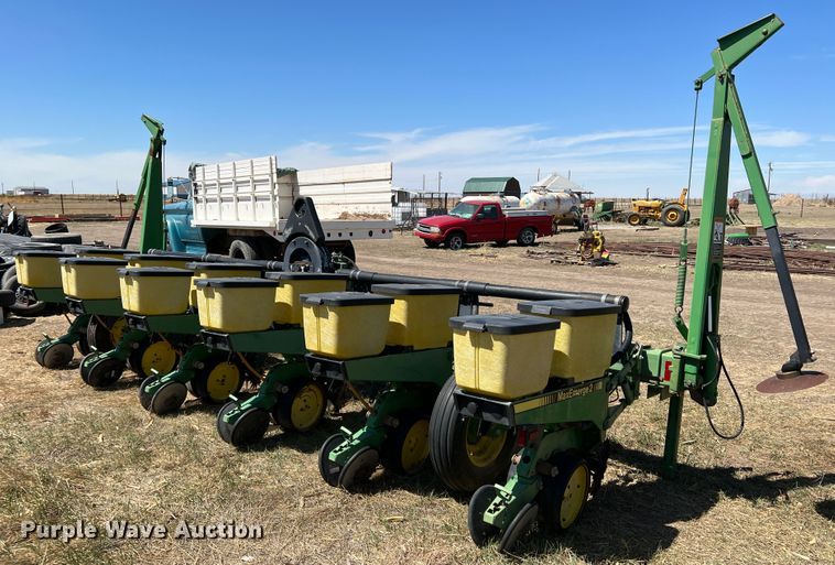 image for item IG9404 John Deere 7300 MaxEmerge 2  planter