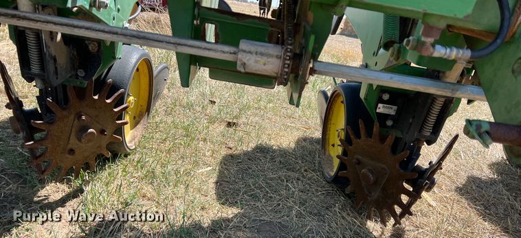 image for item IG9404 John Deere 7300 MaxEmerge 2  planter