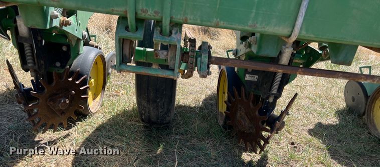 image for item IG9404 John Deere 7300 MaxEmerge 2  planter