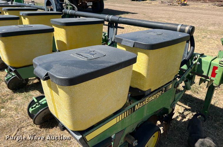 image for item IG9404 John Deere 7300 MaxEmerge 2  planter