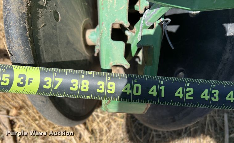 image for item IG9404 John Deere 7300 MaxEmerge 2  planter