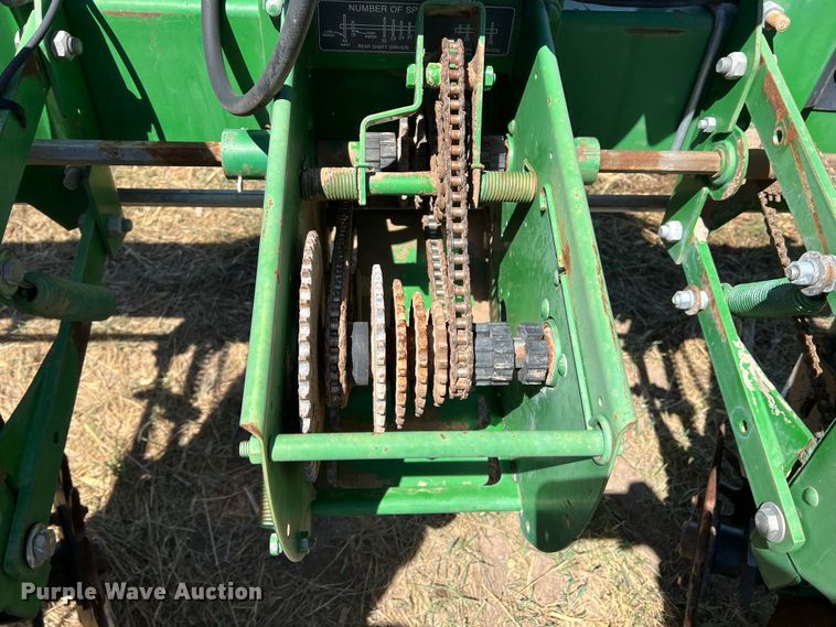 image for item IG9404 John Deere 7300 MaxEmerge 2  planter