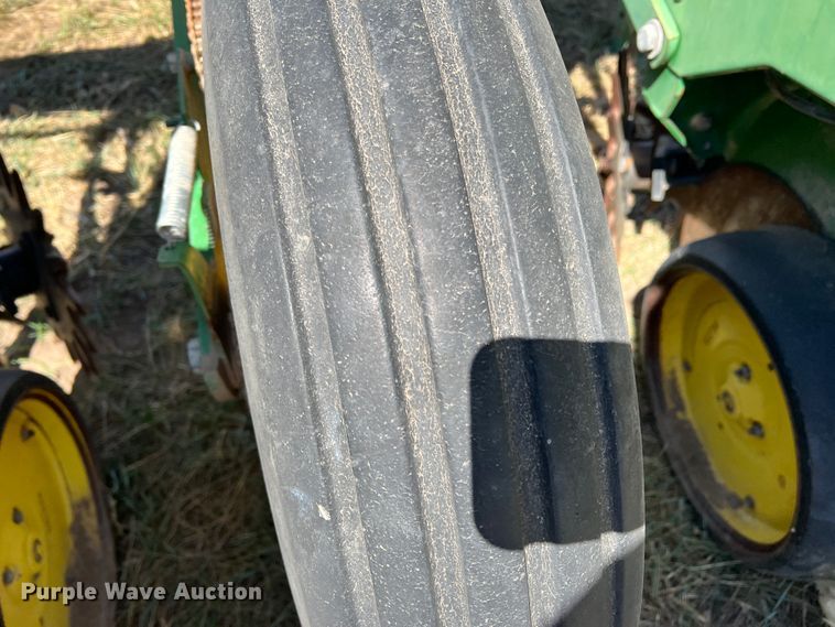 image for item IG9404 John Deere 7300 MaxEmerge 2  planter