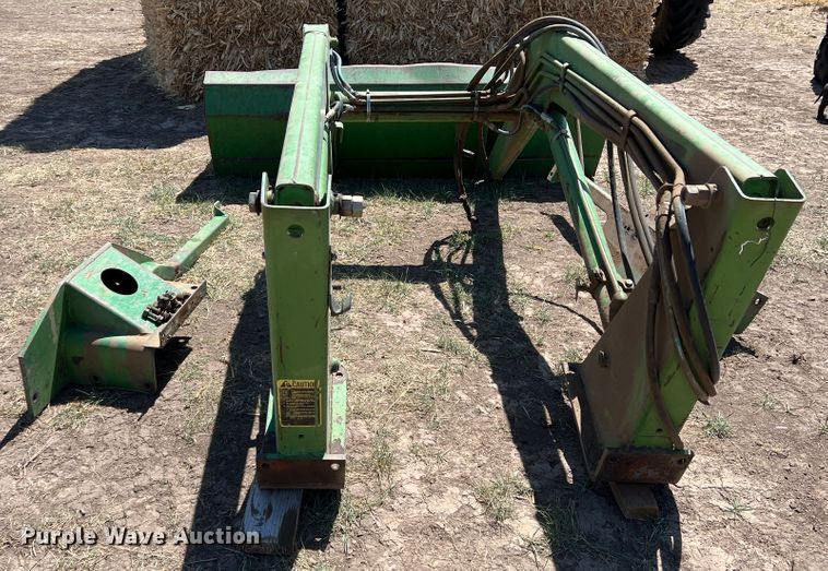 image for item IG9405 John Deere 158  loader