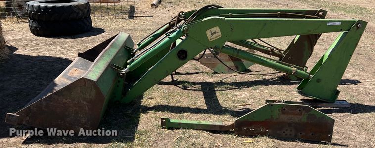 image for item IG9405 John Deere 158  loader