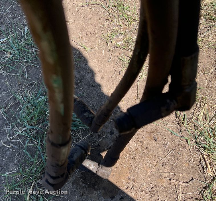 image for item IG9405 John Deere 158  loader