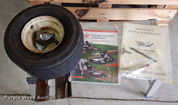 image for item IH9237 Grasshopper 725G2  ZTR lawn mower