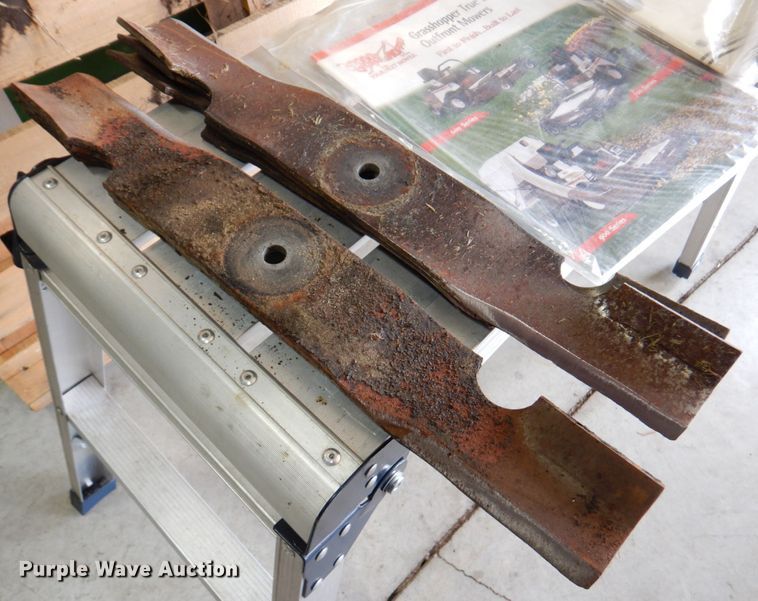 image for item IH9237 Grasshopper 725G2  ZTR lawn mower