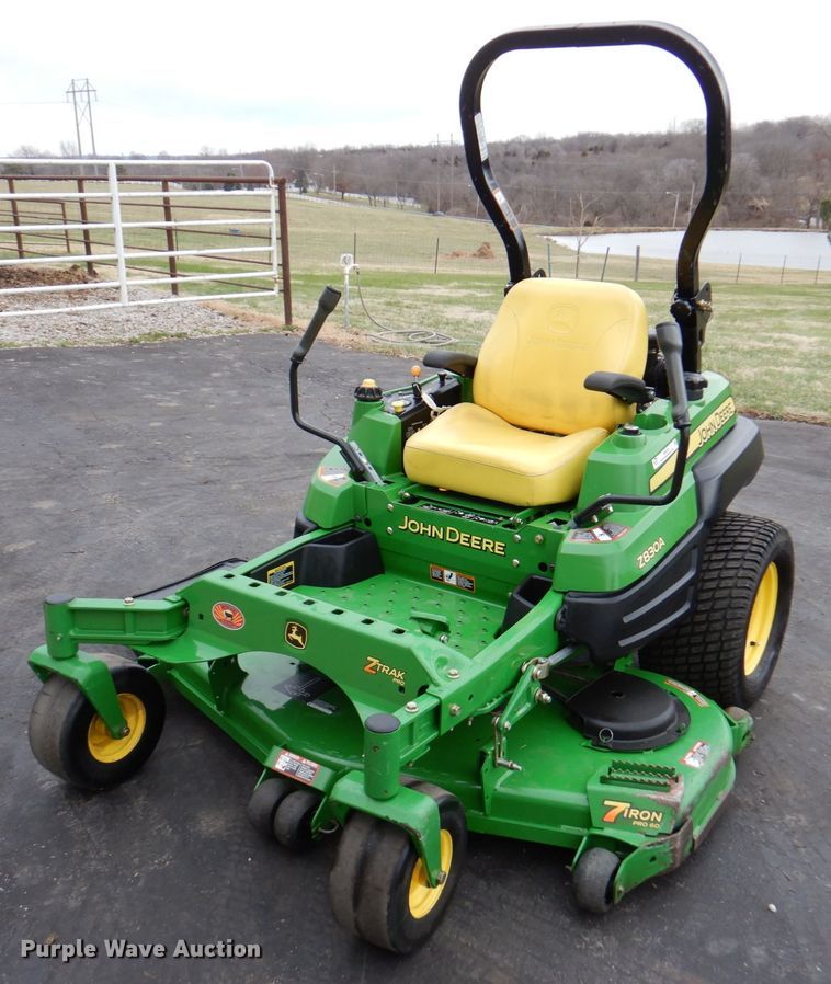 image for item IH9238 2009 John Deere Z830A  ZTR lawn mower