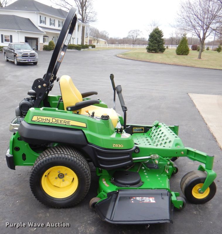 image for item IH9238 2009 John Deere Z830A  ZTR lawn mower
