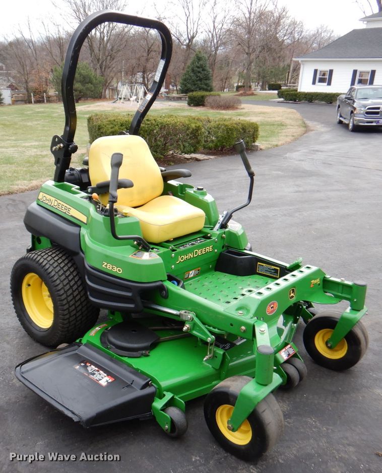 image for item IH9238 2009 John Deere Z830A  ZTR lawn mower