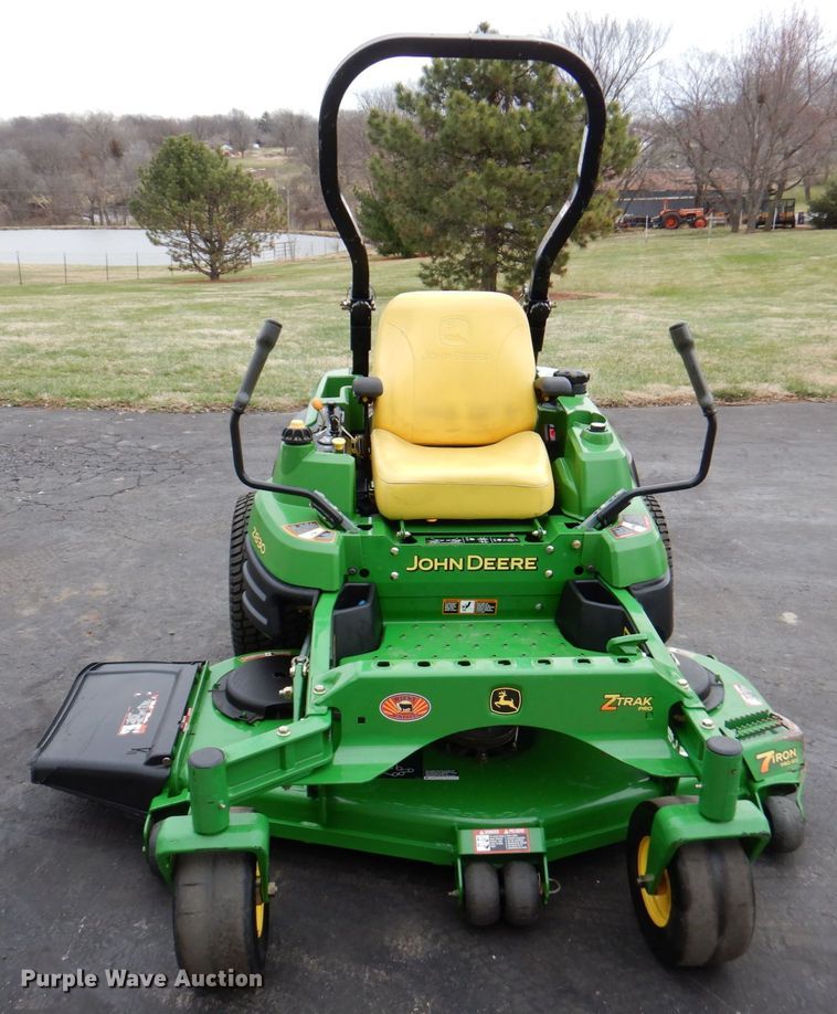 image for item IH9238 2009 John Deere Z830A  ZTR lawn mower