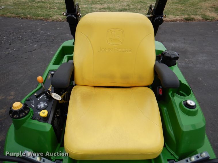 image for item IH9238 2009 John Deere Z830A  ZTR lawn mower