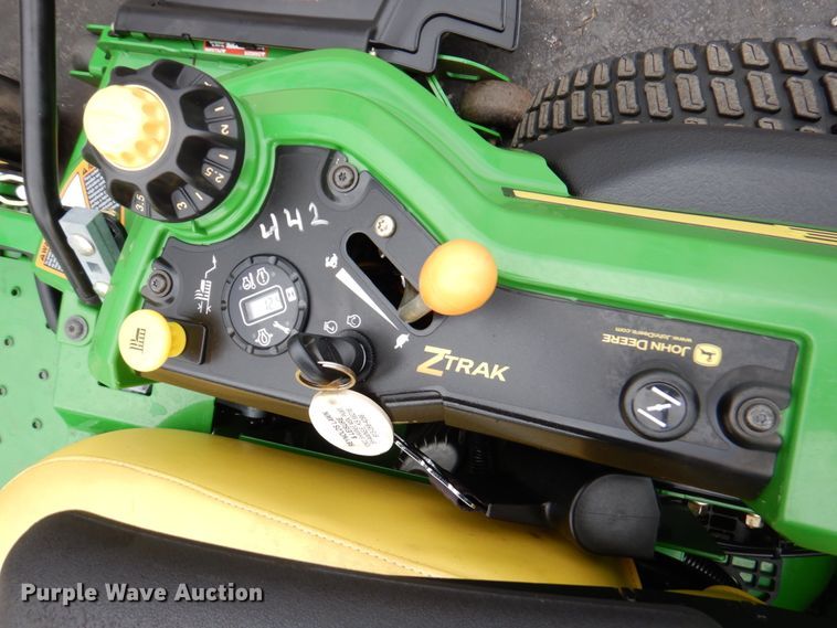 image for item IH9238 2009 John Deere Z830A  ZTR lawn mower