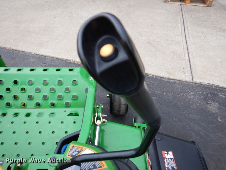 image for item IH9238 2009 John Deere Z830A  ZTR lawn mower