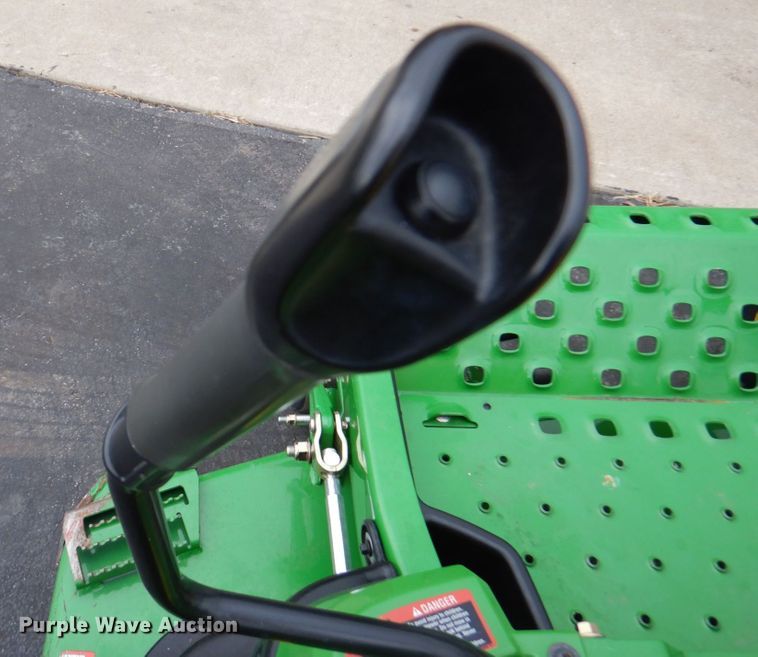 image for item IH9238 2009 John Deere Z830A  ZTR lawn mower