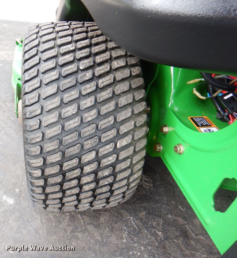 image for item IH9238 2009 John Deere Z830A  ZTR lawn mower