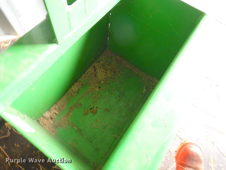 image for item IH9240 John Deere  ballast box
