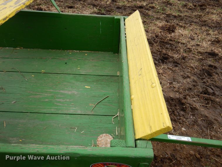 image for item IH9241 Comer Mfg  horse carriage