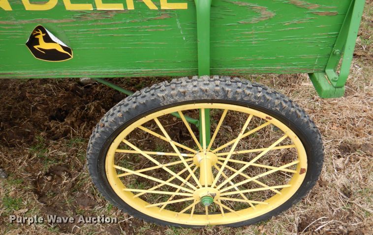 image for item IH9241 Comer Mfg  horse carriage