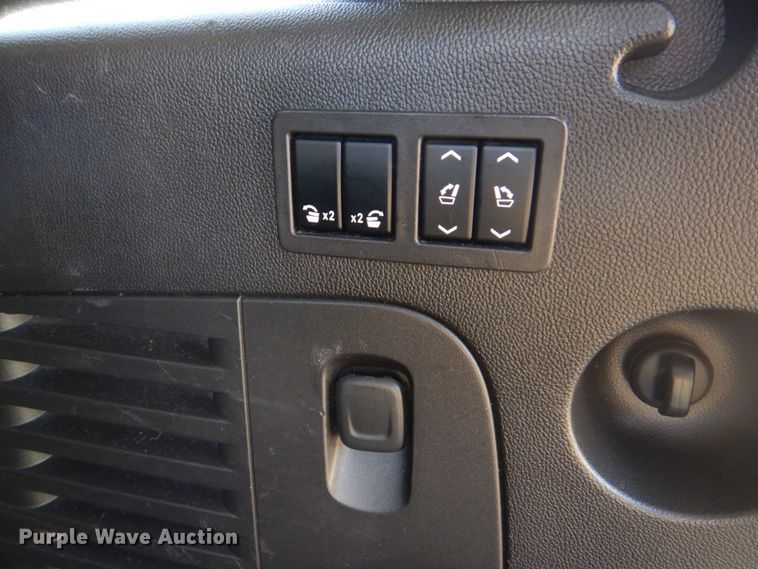 image for item IM9697 2016 GMC Yukon XL Denali  SUV