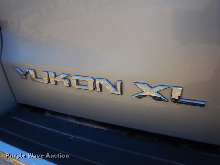 image for item IM9697 2016 GMC Yukon XL Denali  SUV