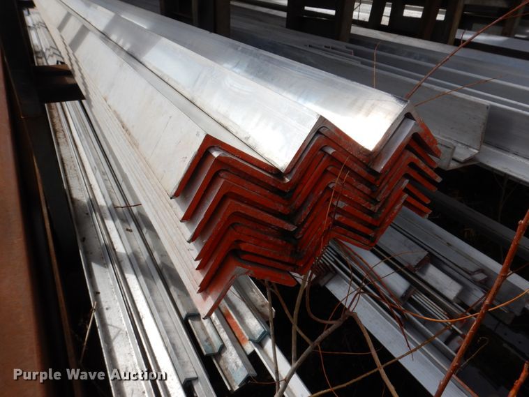 image for item IM9921 (39) pieces of aluminum angle iron