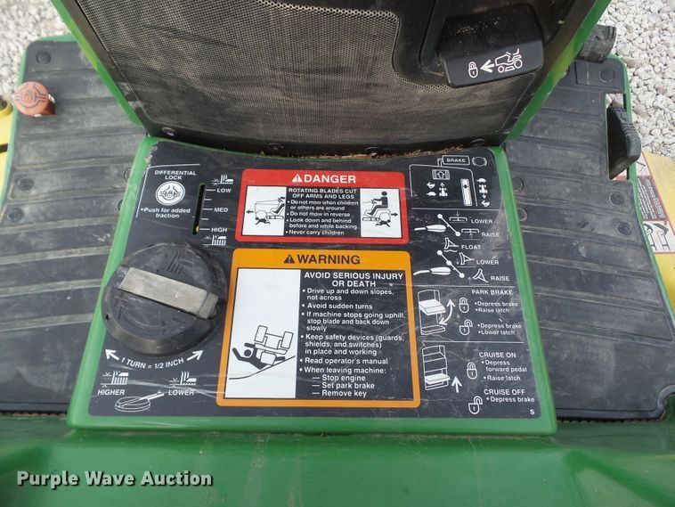 image for item IQ9753 John Deere 425  lawn mower