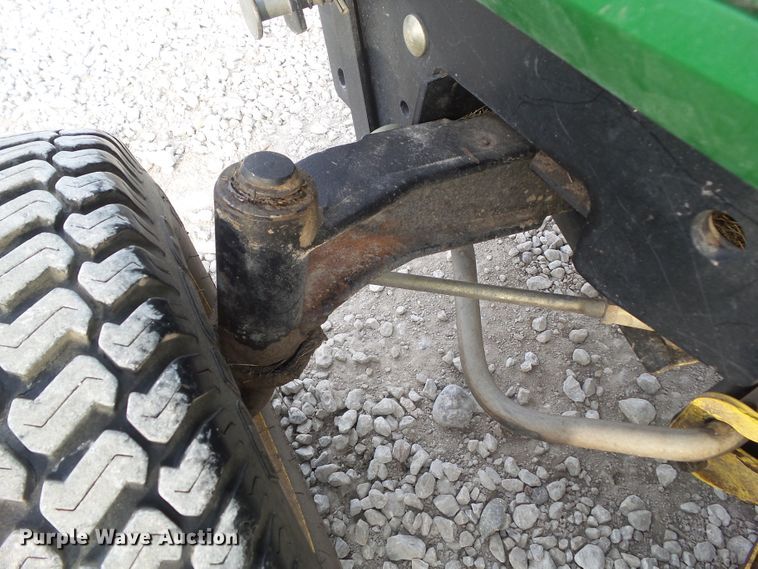 image for item IQ9753 John Deere 425  lawn mower