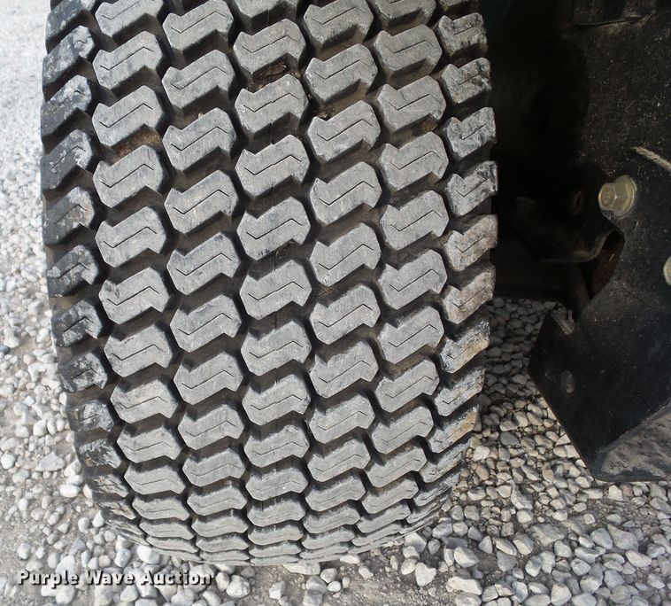 image for item IQ9753 John Deere 425  lawn mower