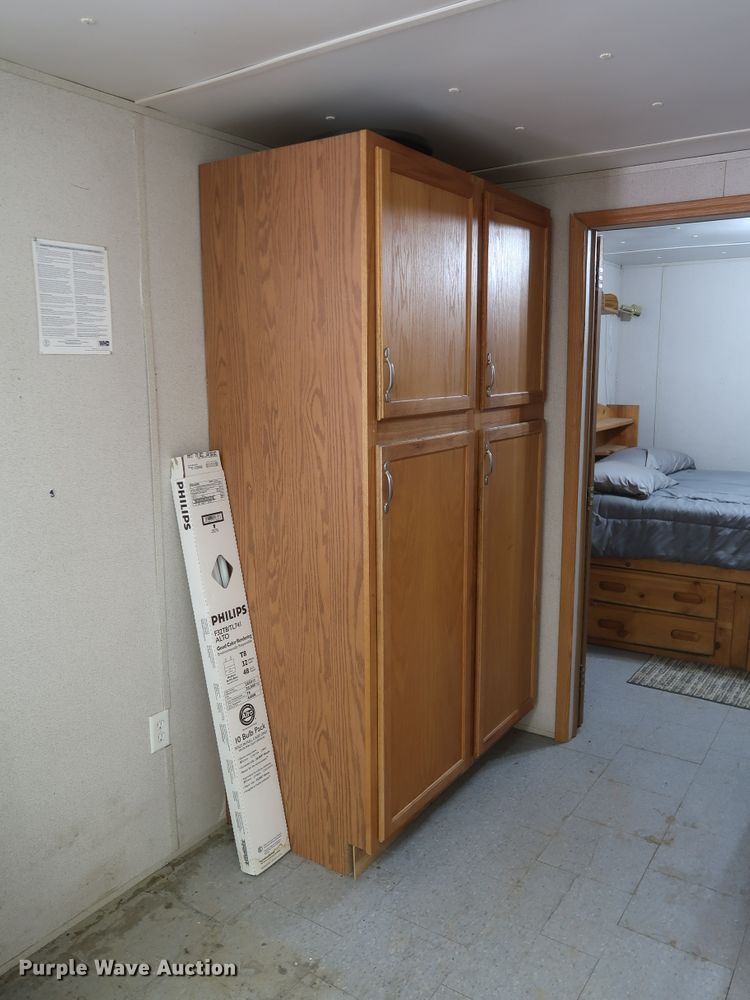 image for item IY9163 Oilfield crew quarters