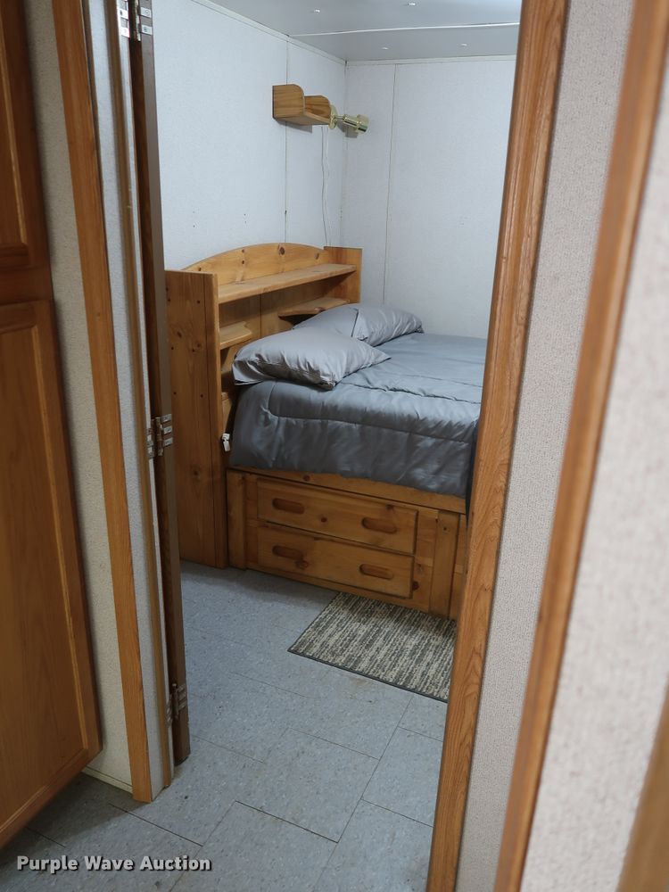 image for item IY9163 Oilfield crew quarters