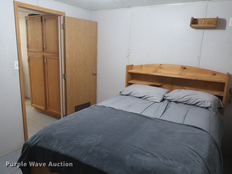 image for item IY9163 Oilfield crew quarters