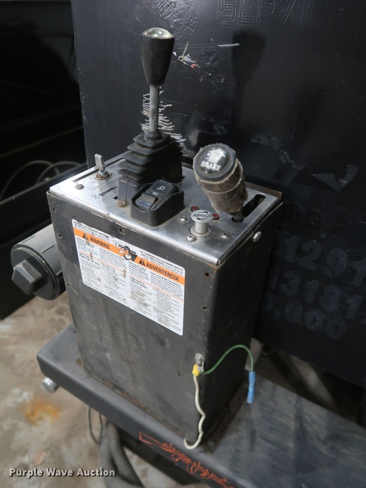 image for item IY9178 Braden  Paccar Gearmatic HP75A winch