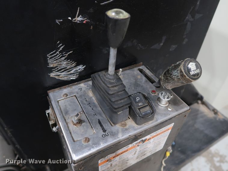 image for item IY9178 Braden  Paccar Gearmatic HP75A winch