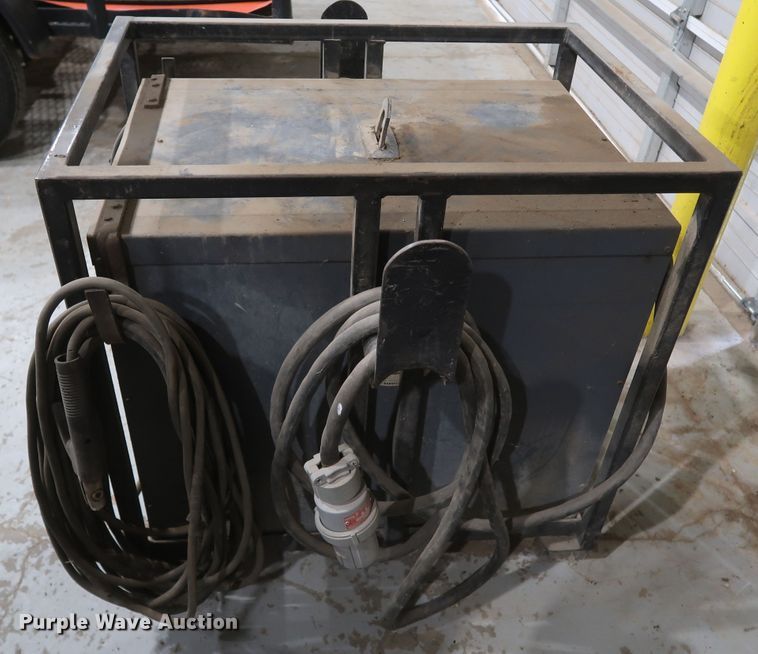 image for item IY9180 Lincoln Idealarc R3R-500  welder