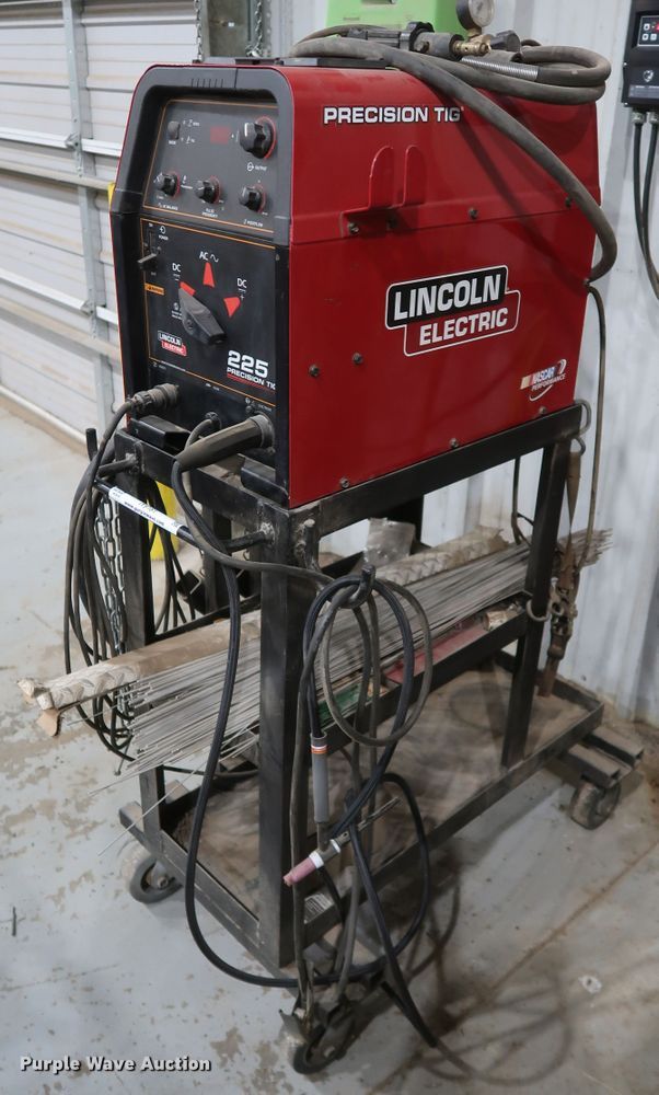 image for item IY9181 Lincoln 225 Precision TIG  welder