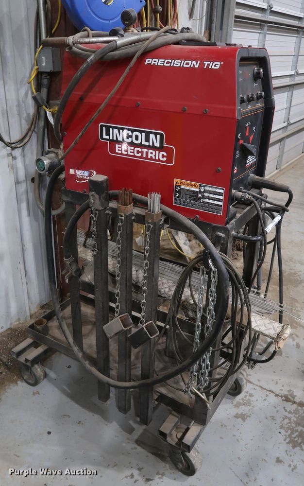 image for item IY9181 Lincoln 225 Precision TIG  welder