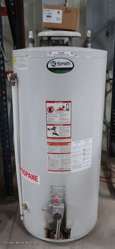 image for item IY9186 2014 A.O. Smith FCG75301  water heater