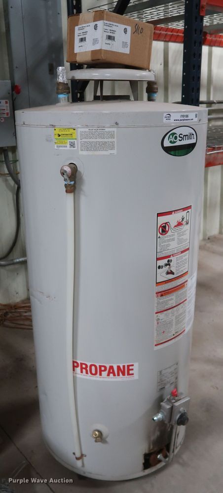 image for item IY9186 2014 A.O. Smith FCG75301  water heater