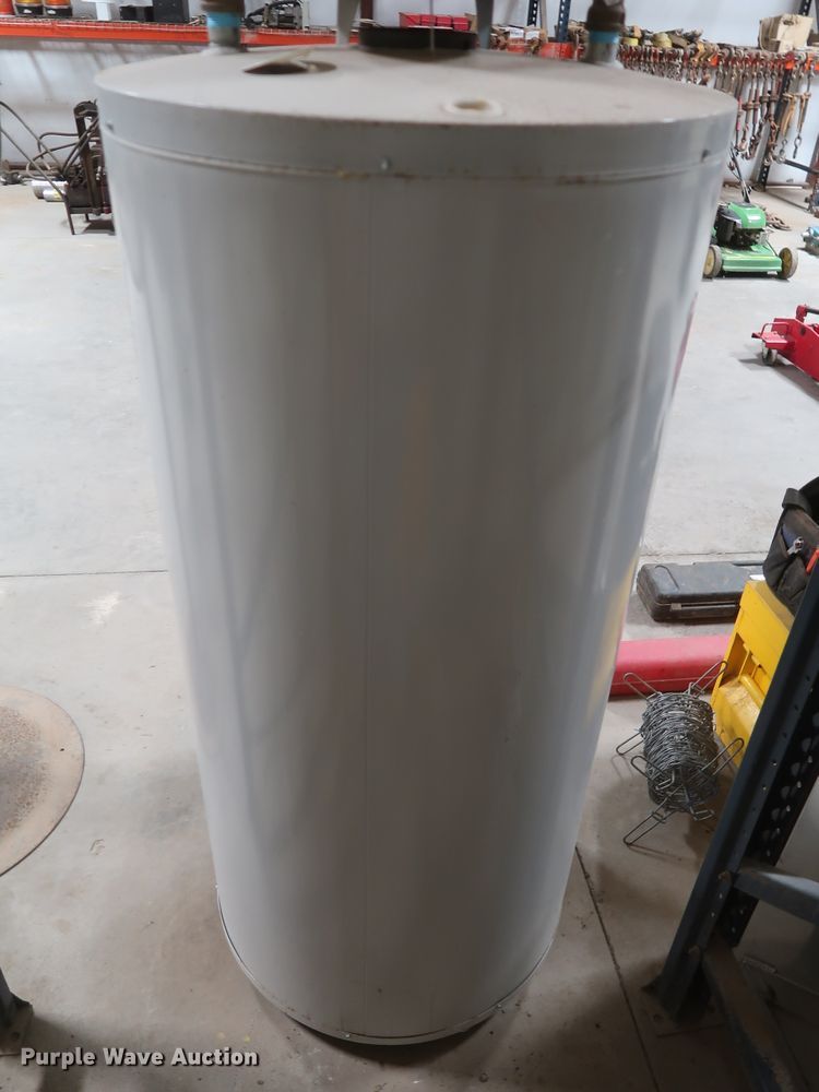 image for item IY9186 2014 A.O. Smith FCG75301  water heater