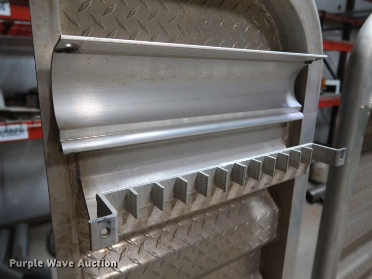 image for item IY9187 Merritt  aluminum headache rack