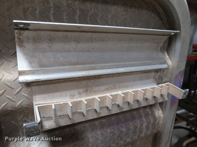 image for item IY9188 Merritt  aluminum headache rack