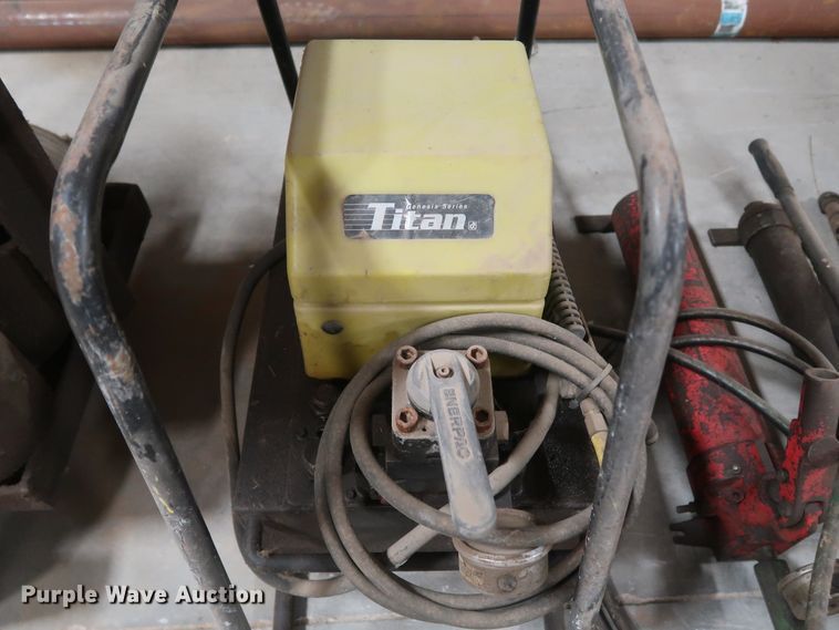 image for item IY9190 (7) hydraulic porto-power units