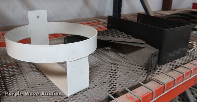 image for item IY9194 Truck parts and accessories