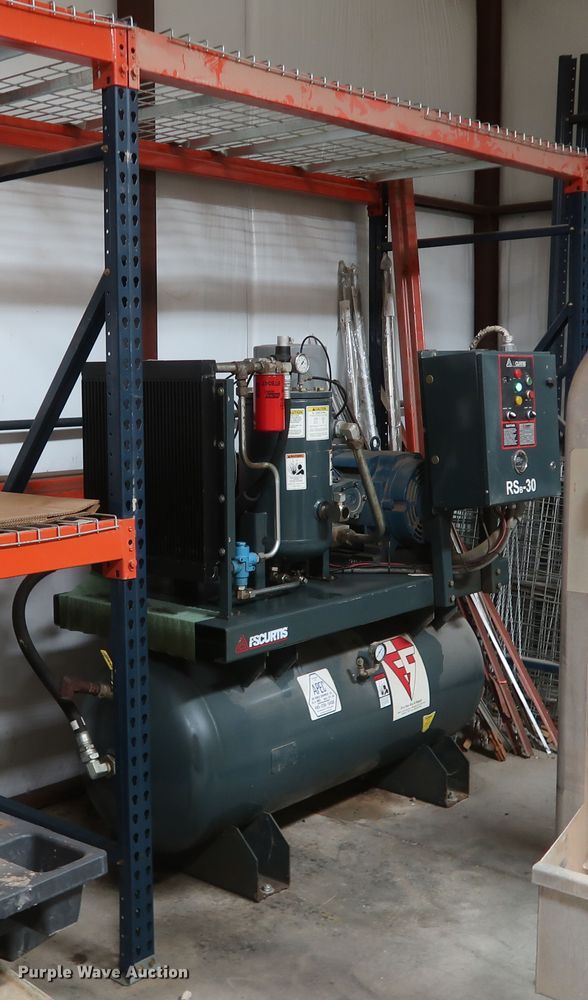 image for item IY9197 Husky  pallet racking